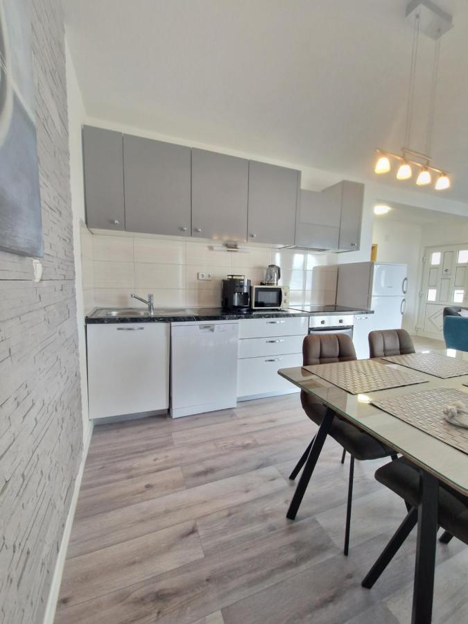Luxury Apartments Silva With Sea View Okrug Gornji Exterior photo