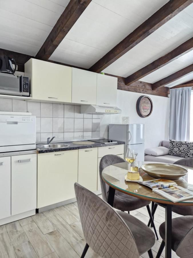 Luxury Apartments Silva With Sea View Okrug Gornji Exterior photo