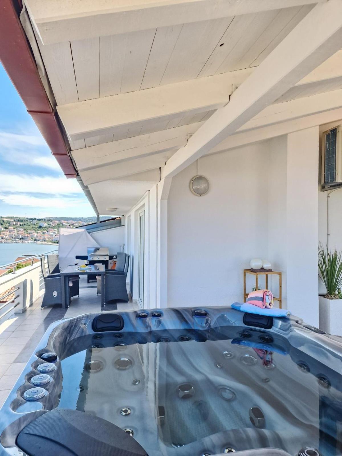 Luxury Apartments Silva With Sea View Okrug Gornji Exterior photo