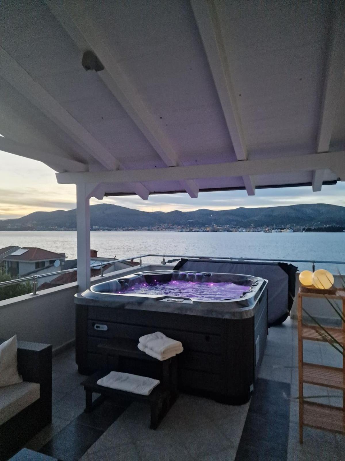Luxury Apartments Silva With Sea View Okrug Gornji Exterior photo