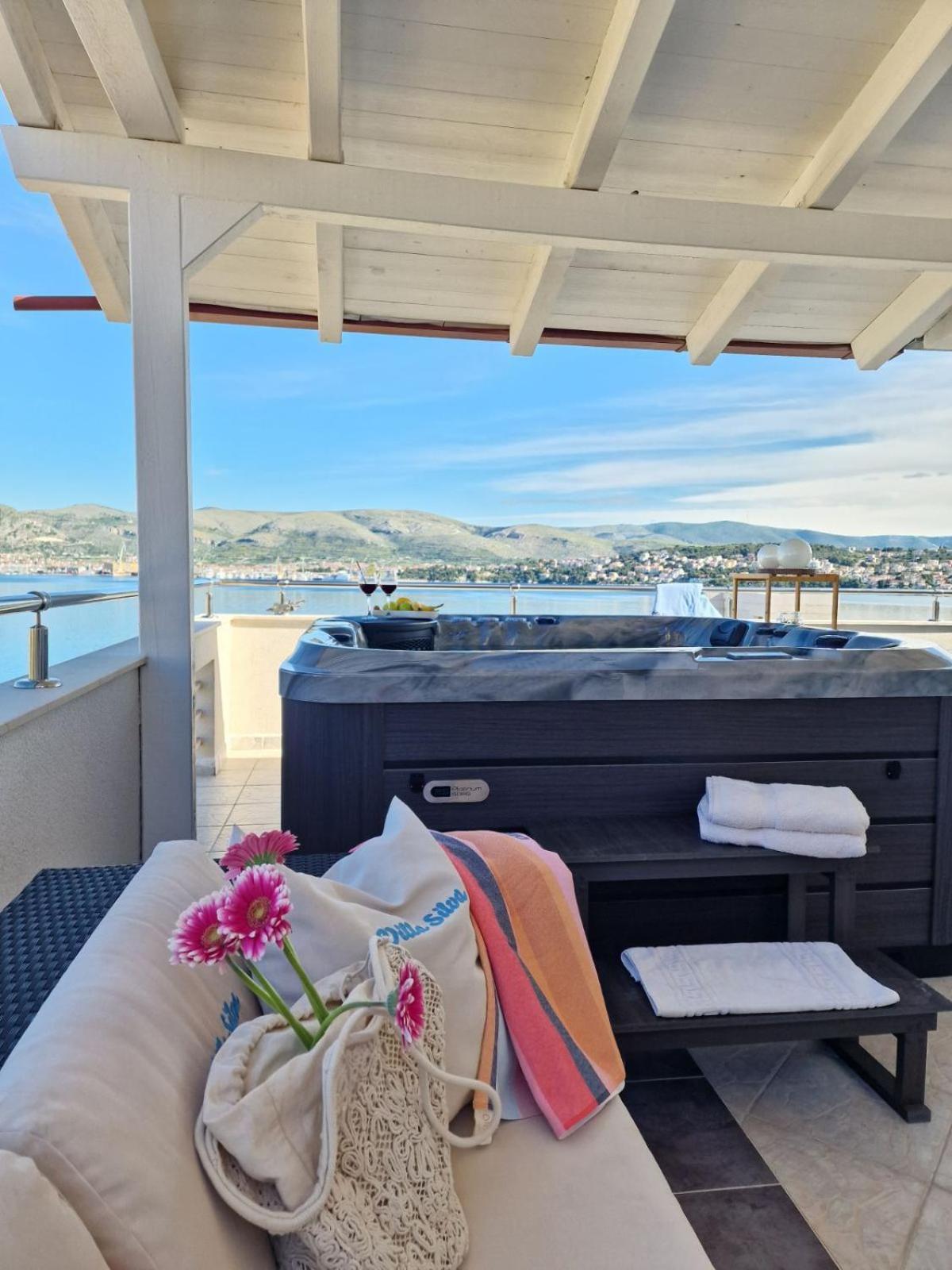 Luxury Apartments Silva With Sea View Okrug Gornji Exterior photo